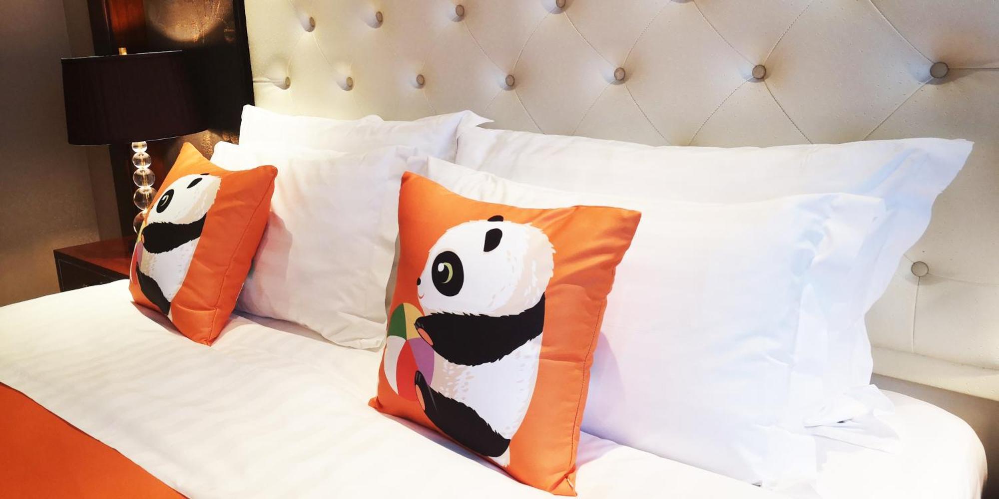 Wyndham Grand Plaza Royale Palace Чънду Екстериор снимка