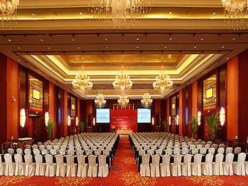 Wyndham Grand Plaza Royale Palace Чънду Екстериор снимка