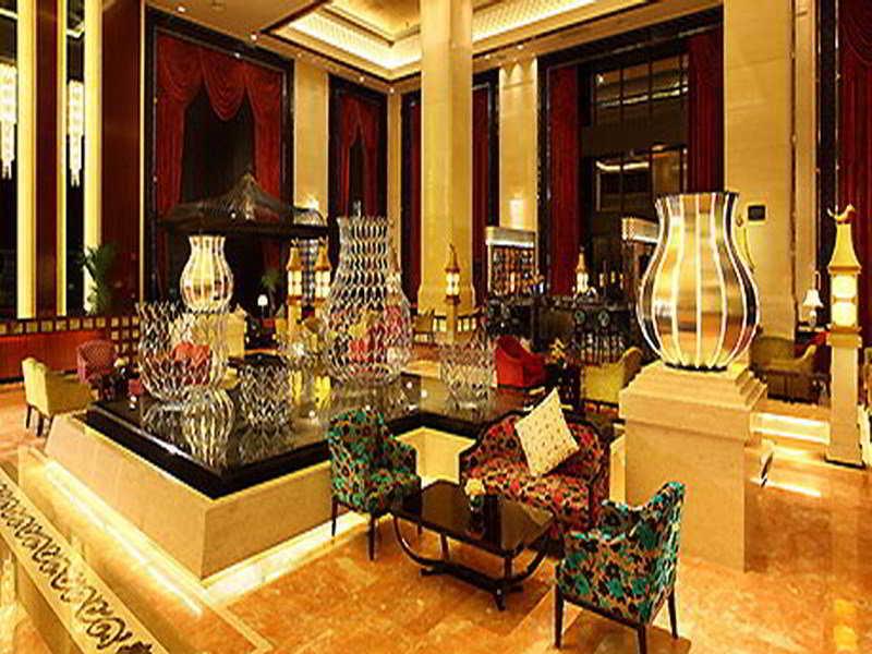 Wyndham Grand Plaza Royale Palace Чънду Екстериор снимка