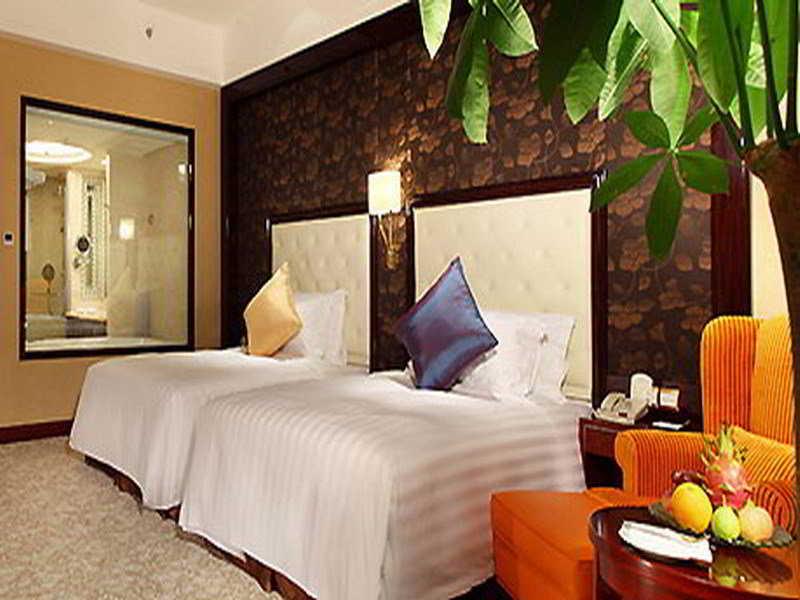 Wyndham Grand Plaza Royale Palace Чънду Стая снимка