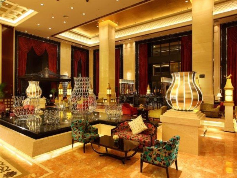Wyndham Grand Plaza Royale Palace Чънду Екстериор снимка